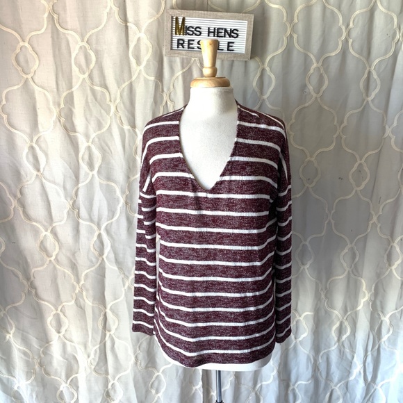 FINAL $ NEW GB BURGUNDY STRETCHY V NECK SHEER TOP - Picture 2 of 7